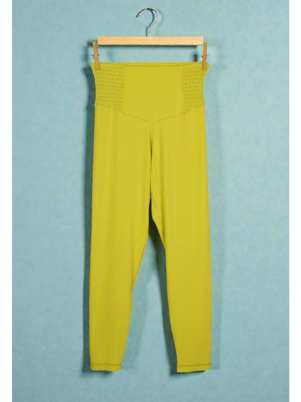 OFFLINE BY AERIE REAL ME SMOCKED NEON YELLOW LEGGING